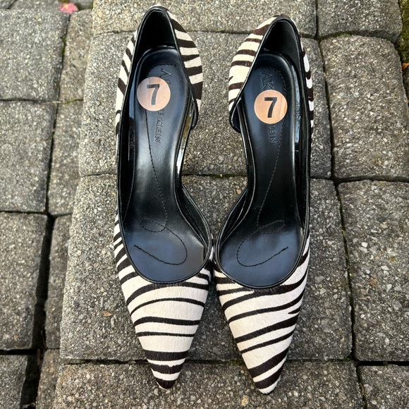 AK by Anne Klein Size 7 Animal Print Heels - Picture 1 of 11